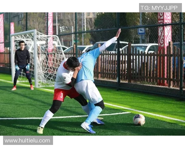 足球明星如何通过基本功训练提升技艺与比赛表现的秘密分享