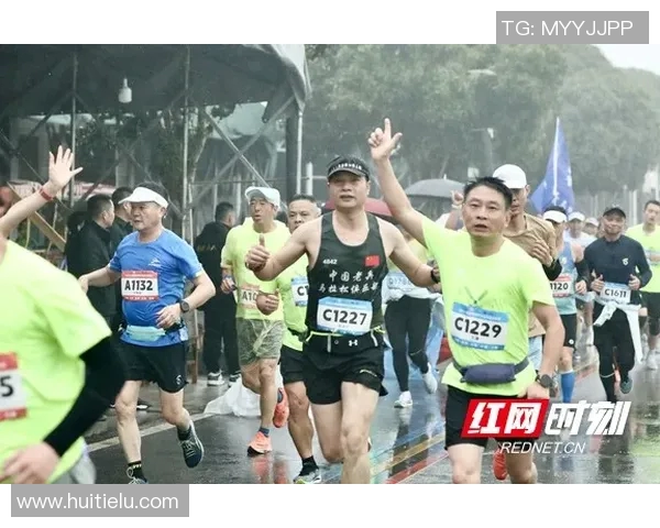 足球明星谢栩的个人简历与精彩瞬间全记录